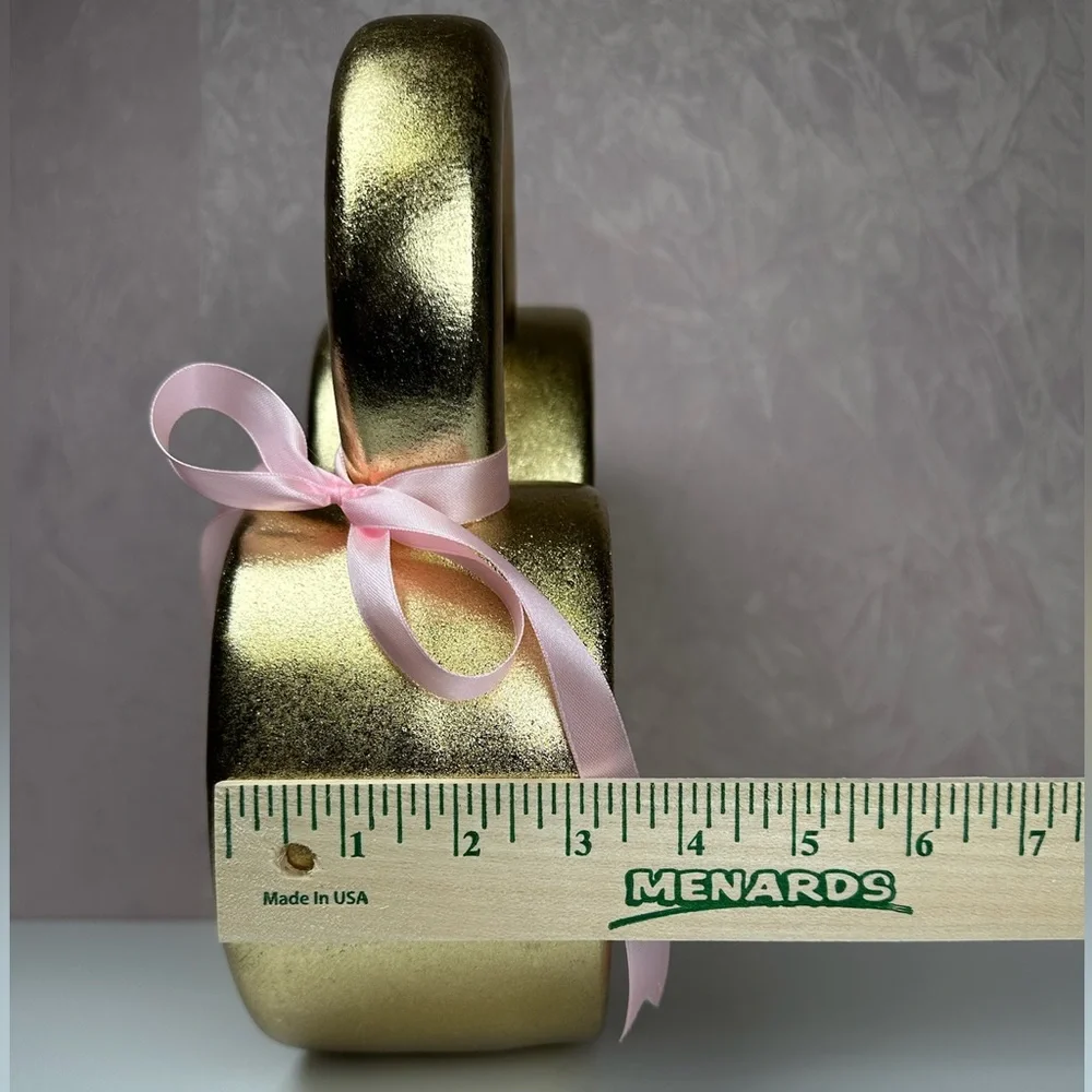 Heart-Shaped Decorative Padlock in Gold